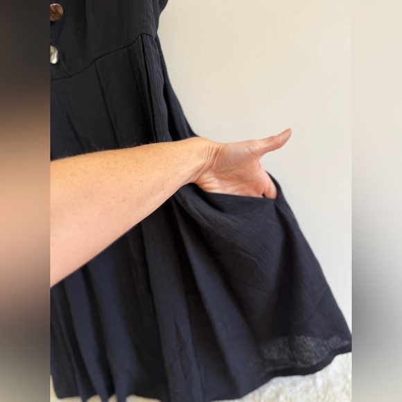 Express Dress - Picture 5 of 7